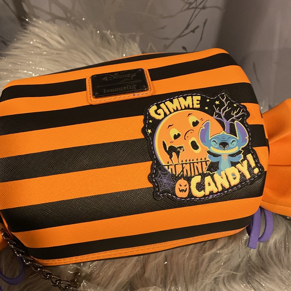 BNWT LOUNGEFLY DISNEY Lilo & Stitch Halloween Candy Crossbody Bag - Picture 5 of 7